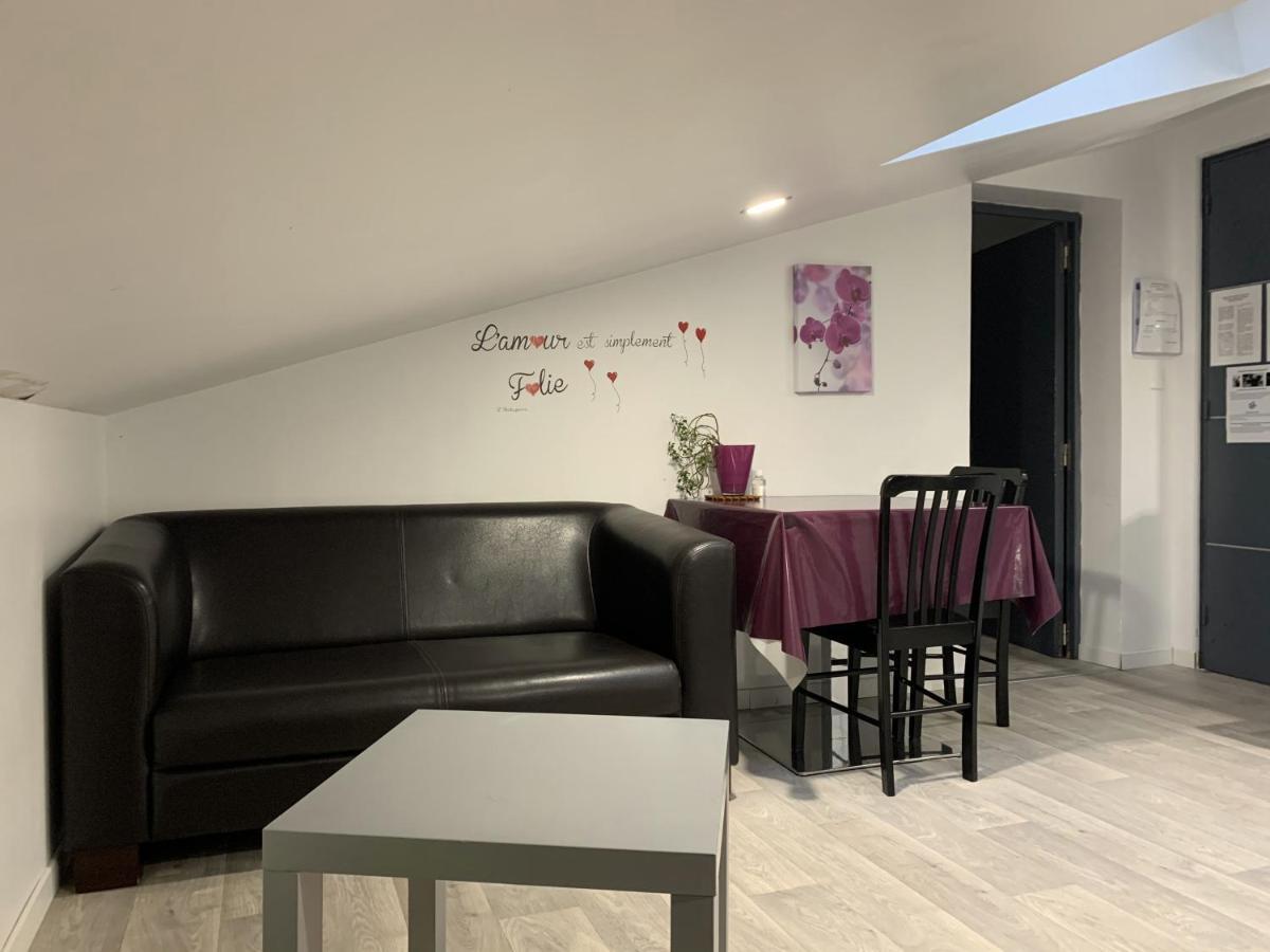 Gite De Larmonys Gigean Екстериор снимка